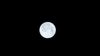 moon-569619__340.jpg